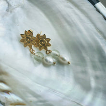 Afbeelding in Gallery-weergave laden, Oorhanger bloem