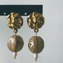 Afbeelding in Gallery-weergave laden, Oorhanger porseleinkraal